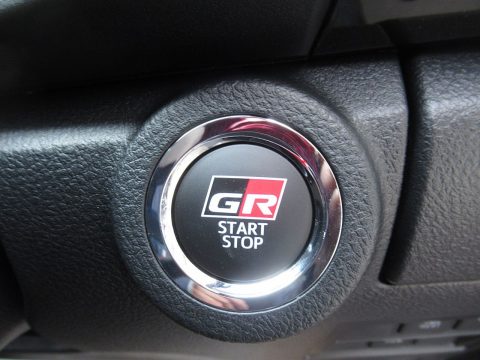 ハイラックスGRスポーツ　新グレード　GR仕様　ピックアップトラック　性能向上　ＨＩＬＵＸ　ＧＲ　ステアリング　内装　GR仕様　スタートスイッチ
